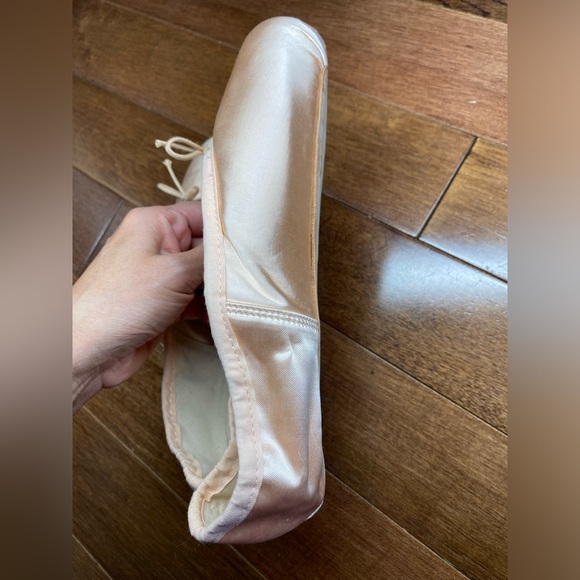 Suffolk 5.5 X Spotlight Ballet Shoes England in Peach - Picture 2 of 10